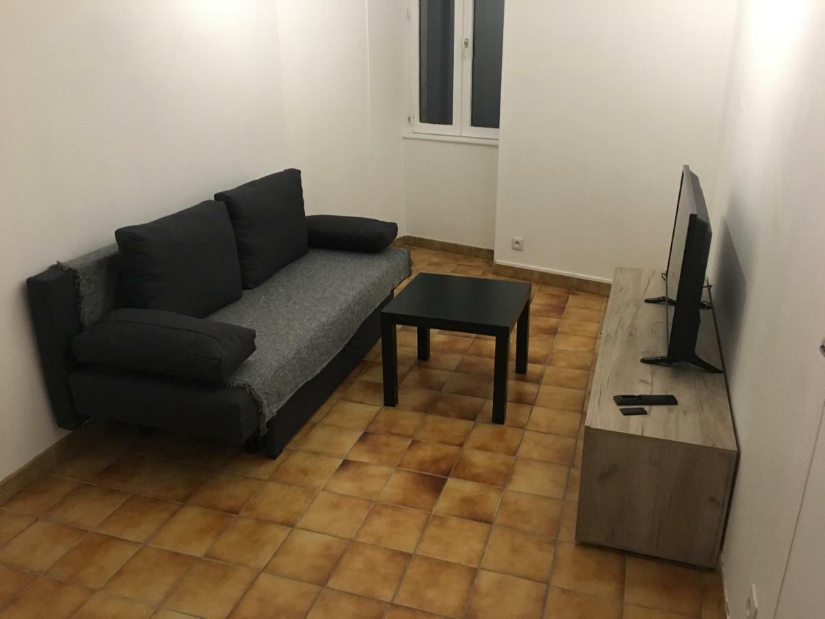 Charmant T2 Rdc Dans Residence Avec Parc Arbore Saint-Pierre-le-Moutier Exterior photo